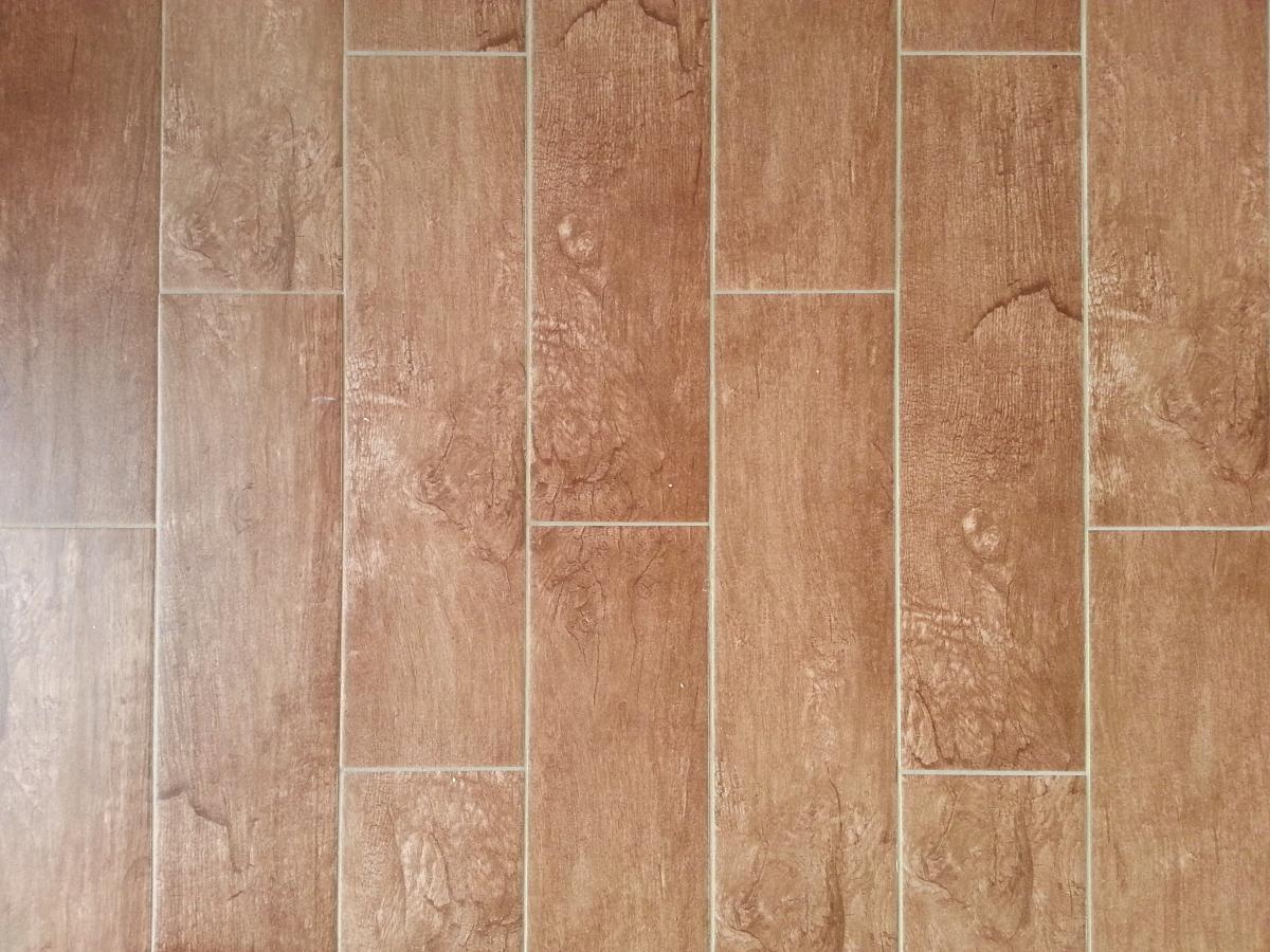 Bodenfliesen in Holzoptik